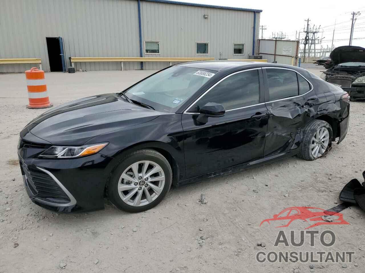 TOYOTA CAMRY 2022 - 4T1C11AK1NU690501