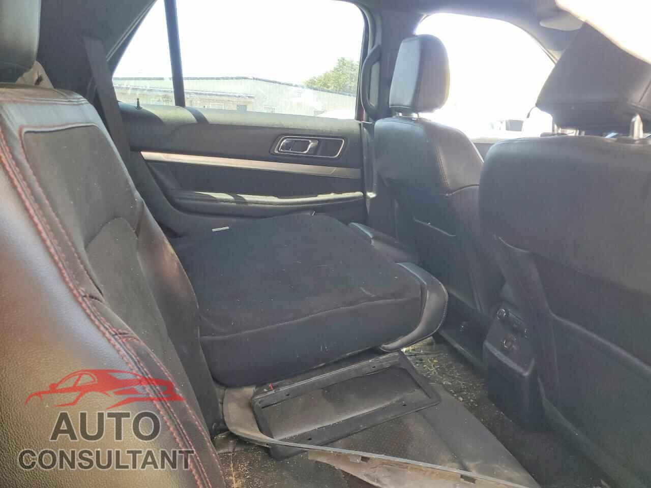 FORD EXPLORER 2018 - 1FM5K7D8XJGB32471