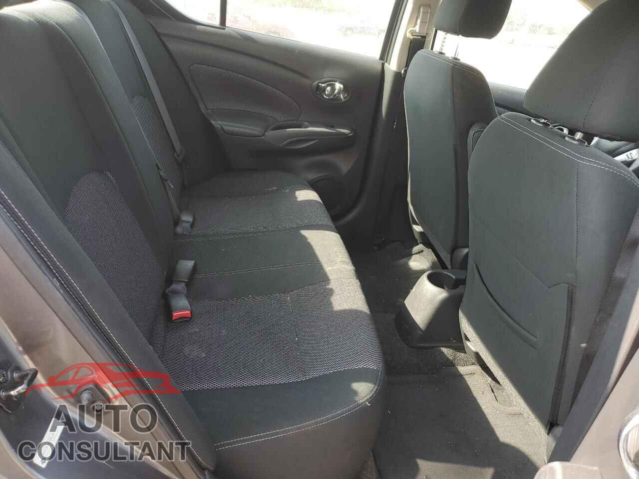 NISSAN VERSA 2017 - 3N1CN7AP2HL841239