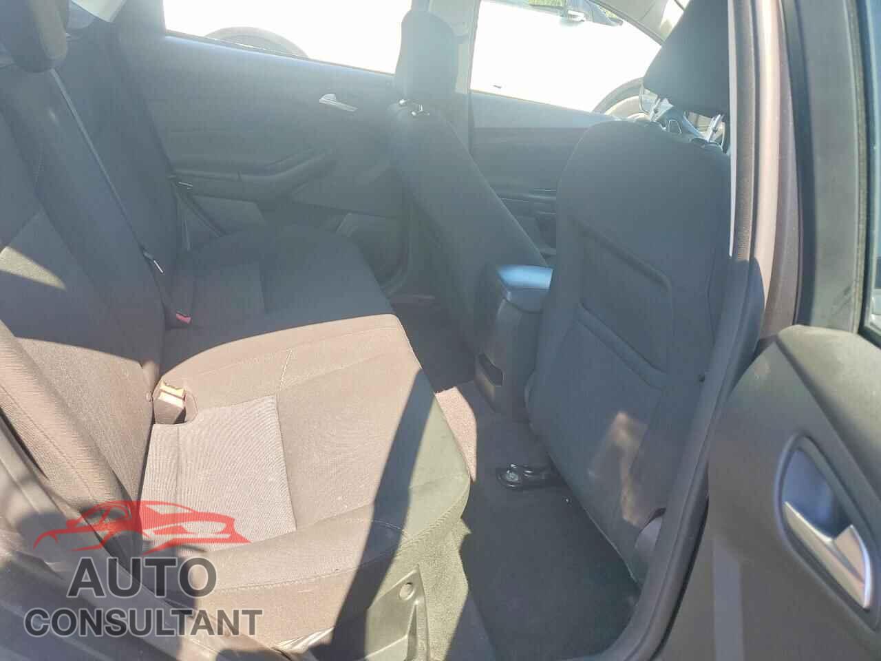 FORD FOCUS 2016 - 1FADP3F20GL227016
