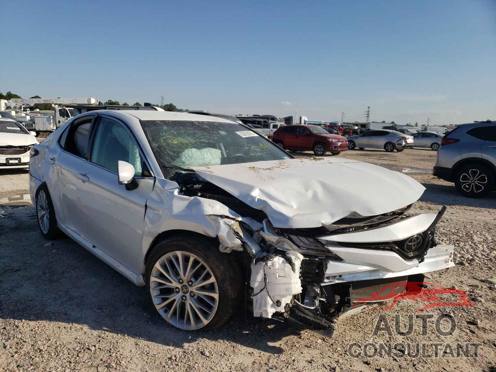 TOYOTA CAMRY 2020 - 4T1F11AK0LU306914