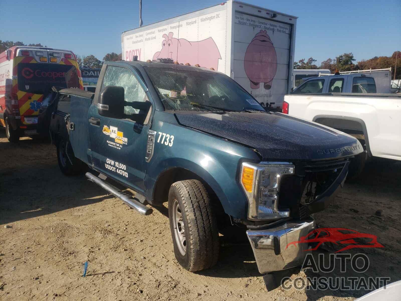 FORD F350 2017 - 1FDRF3E64HEC82352