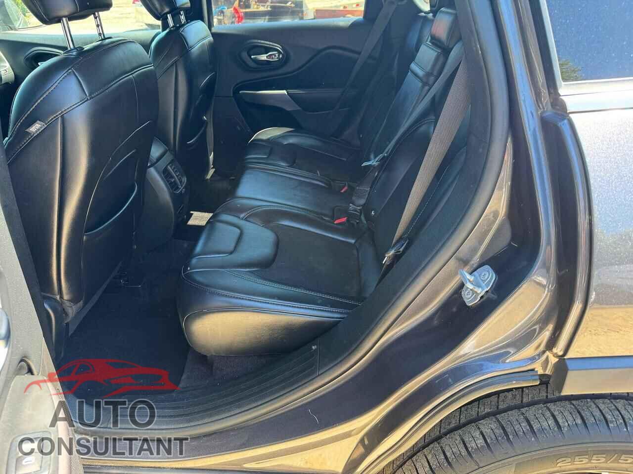 JEEP CHEROKEE 2019 - 1C4PJMLB9KD182017