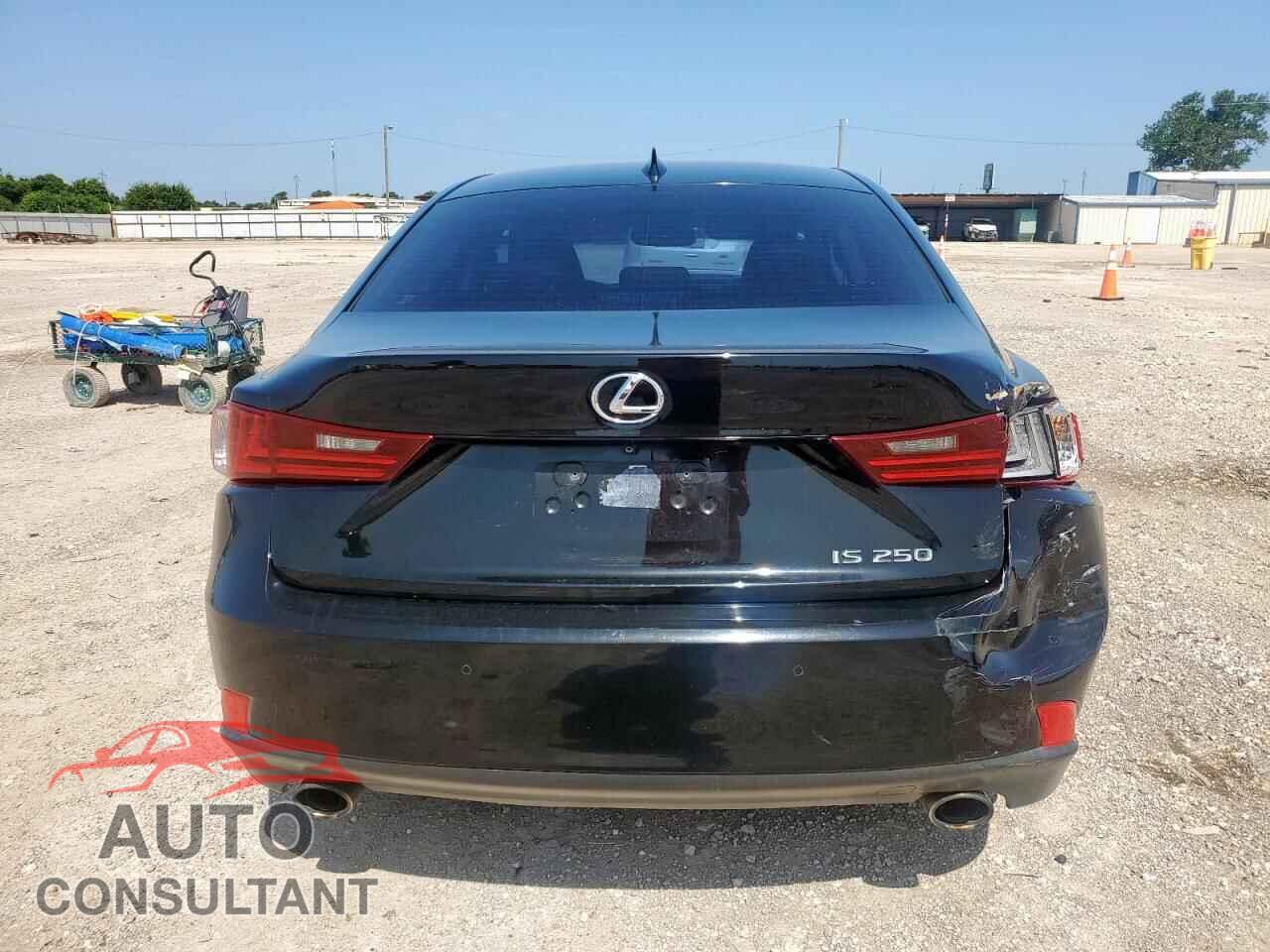 LEXUS IS 2014 - JTHBF1D22E5030117