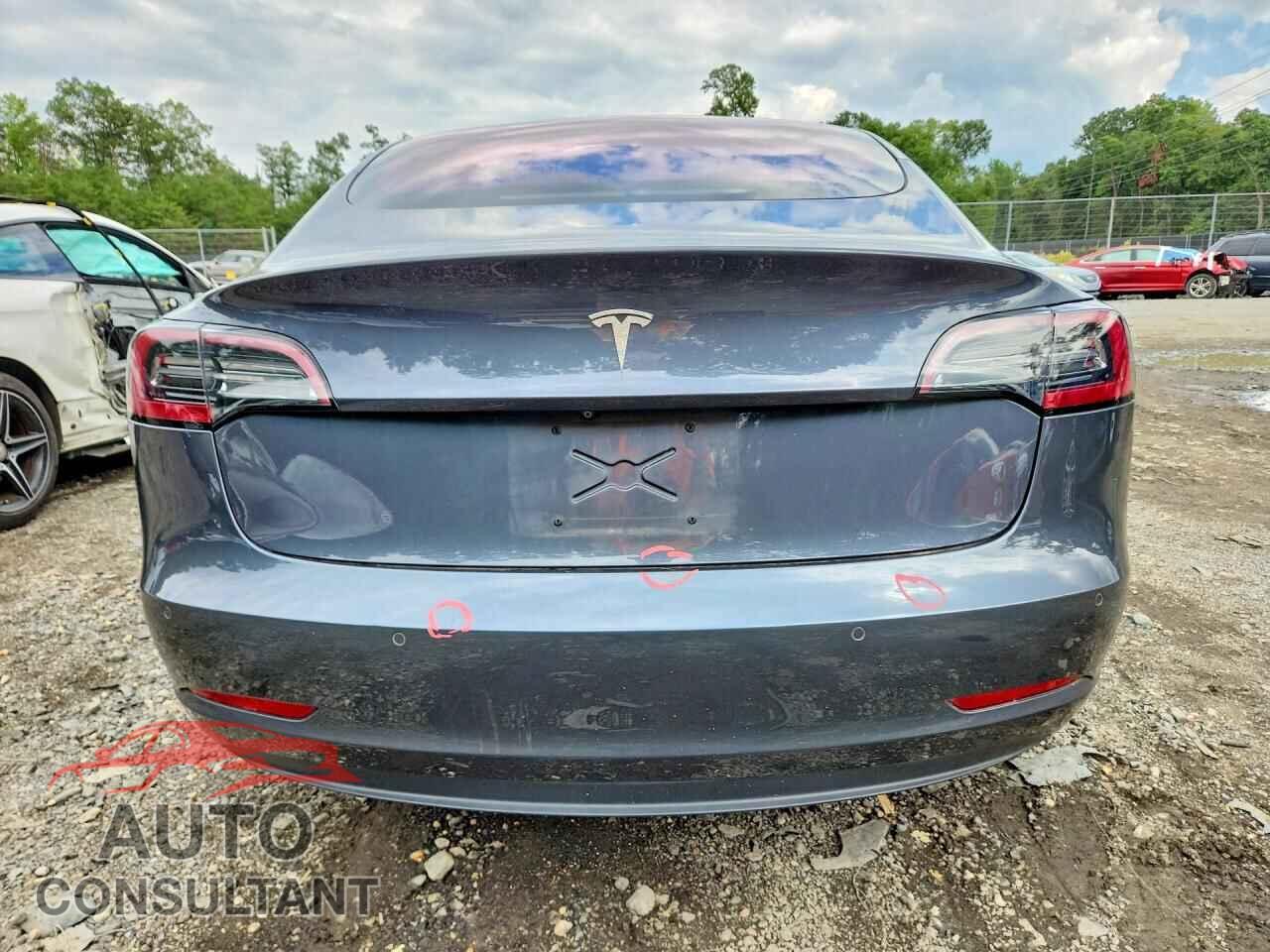 TESLA MODEL 3 2018 - 5YJ3E1EA6JF004479