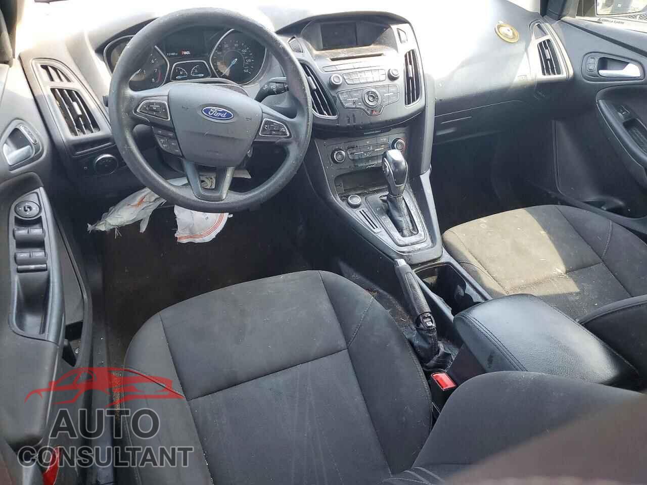 FORD FOCUS 2015 - 1FADP3F24FL205227