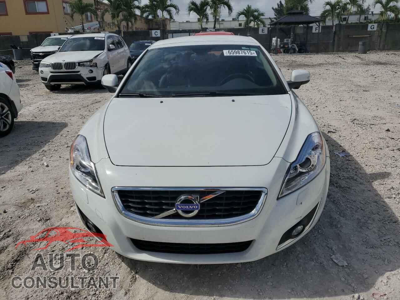 VOLVO C70 2013 - YV1672MC5DJ143753
