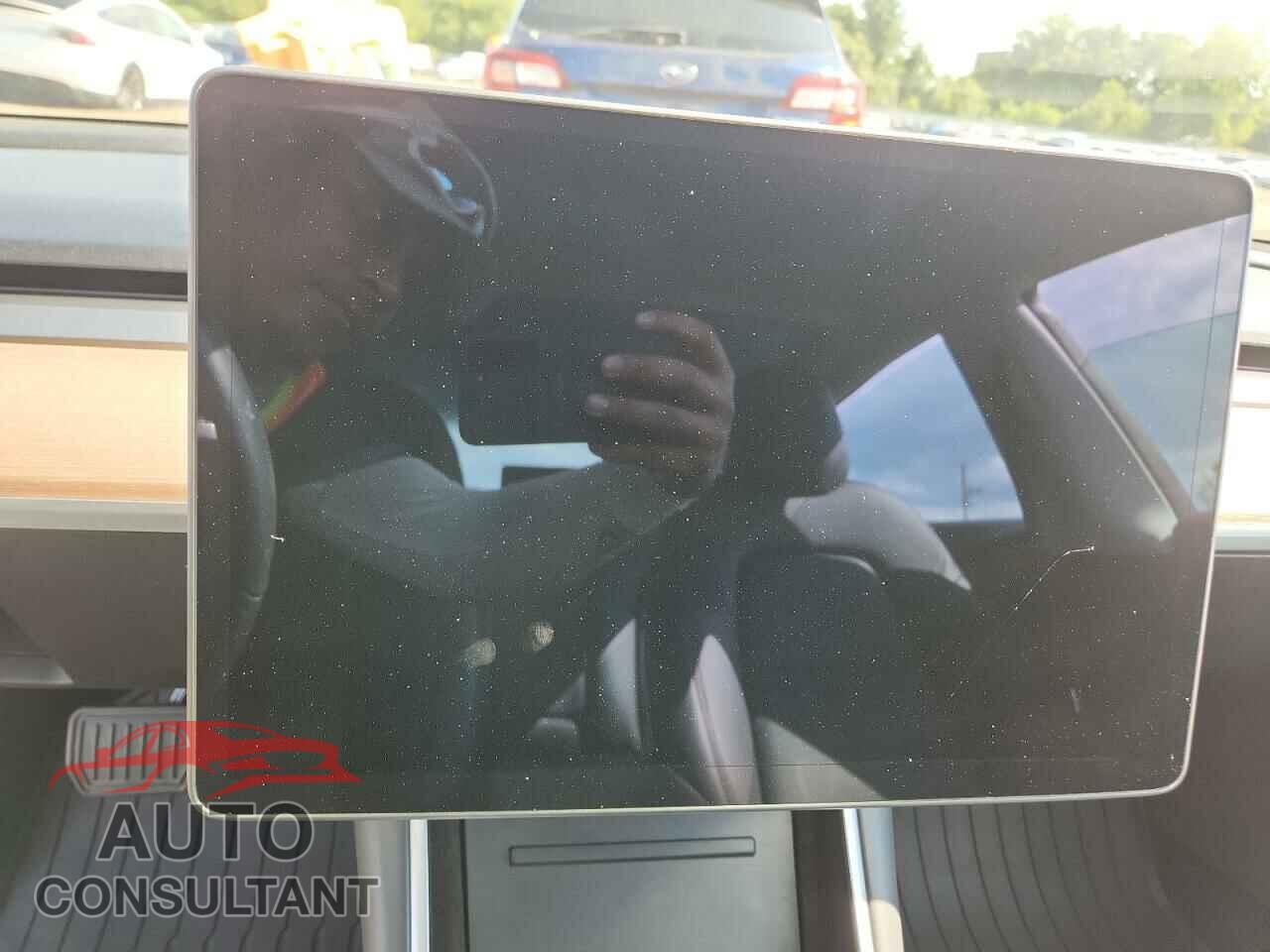 TESLA MODEL 3 2018 - 5YJ3E1EB2JF094321