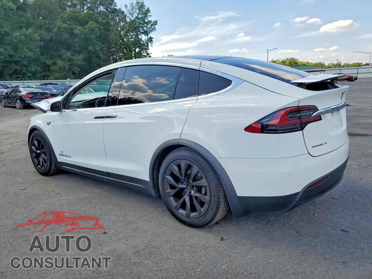 TESLA MODEL X 2016 - 5YJXCBE21GF016554
