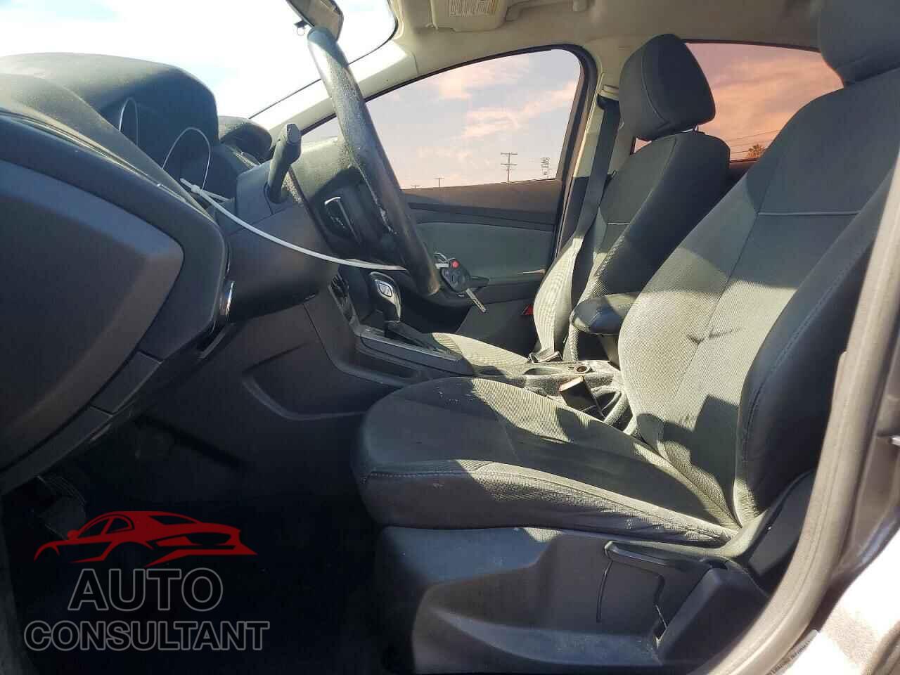 FORD FOCUS 2013 - 1FADP3F28DL200996