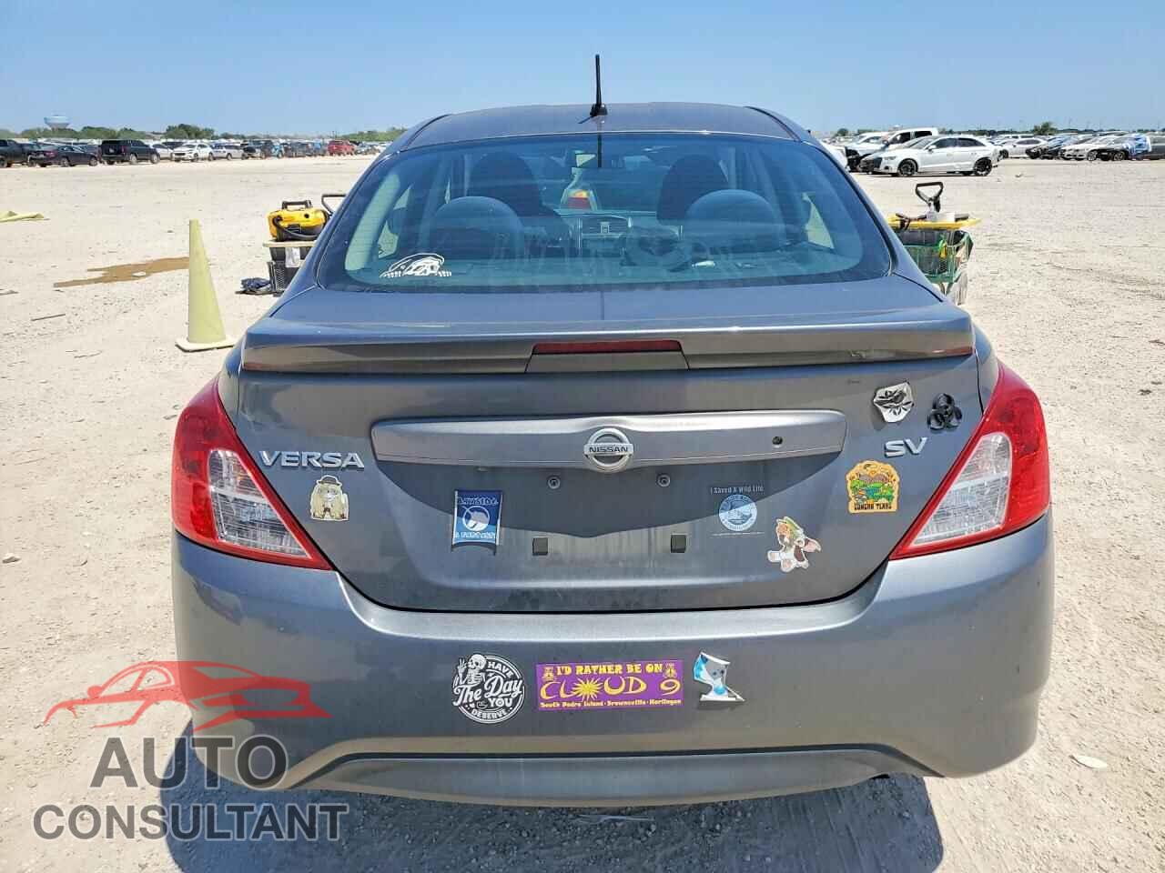 NISSAN VERSA 2019 - 3N1CN7AP3KL864617