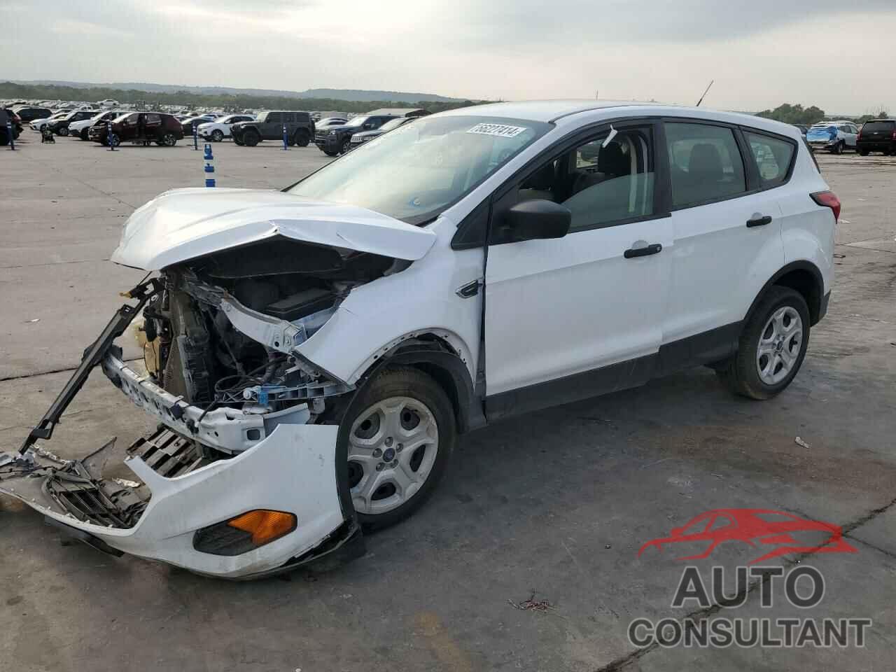 FORD ESCAPE 2019 - 1FMCU0F73KUA17727