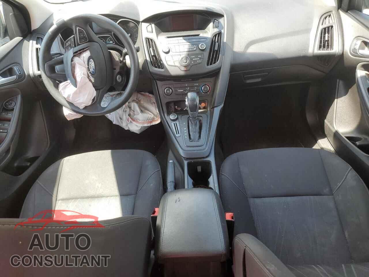 FORD FOCUS 2017 - 1FADP3F29HL242096
