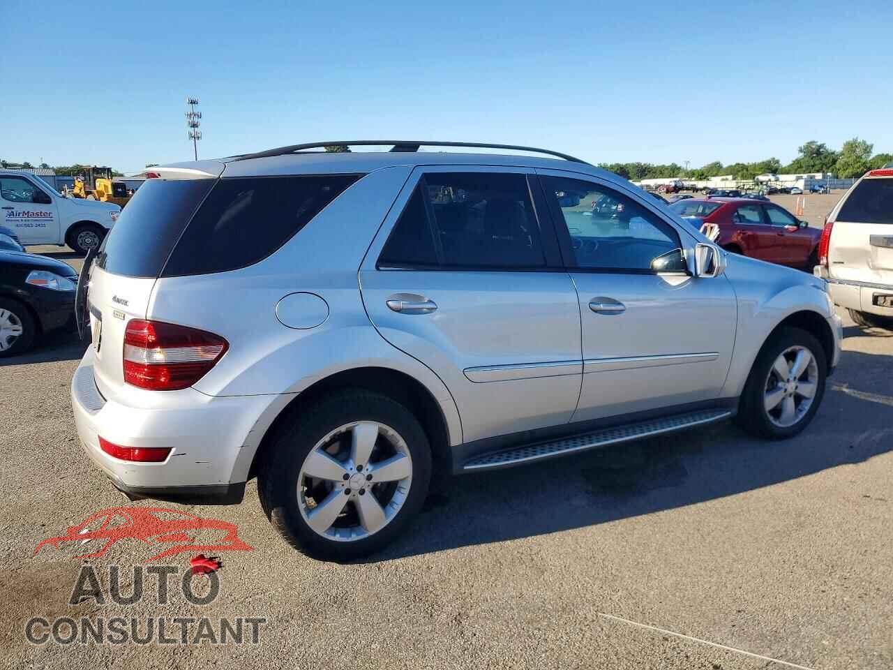 MERCEDES-BENZ M-CLASS 2009 - 4JGBB86E29A487807