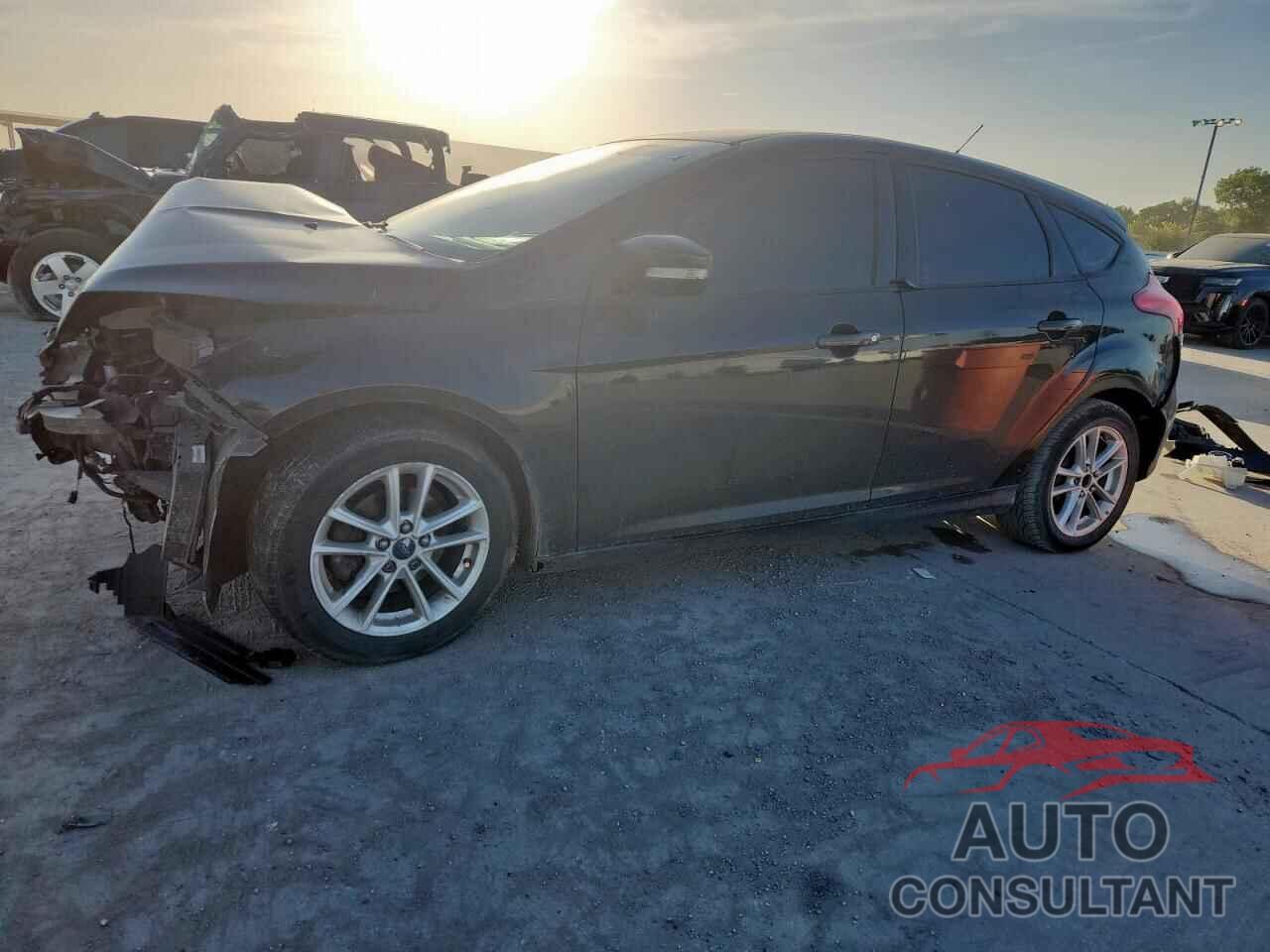 FORD FOCUS 2015 - 1FADP3K29FL307371