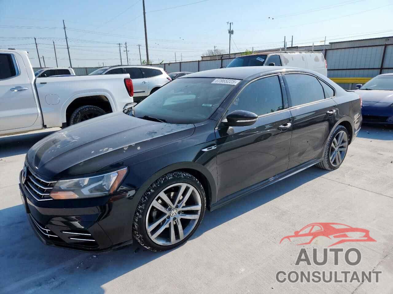 VOLKSWAGEN PASSAT 2018 - 1VWAA7A39JC020635