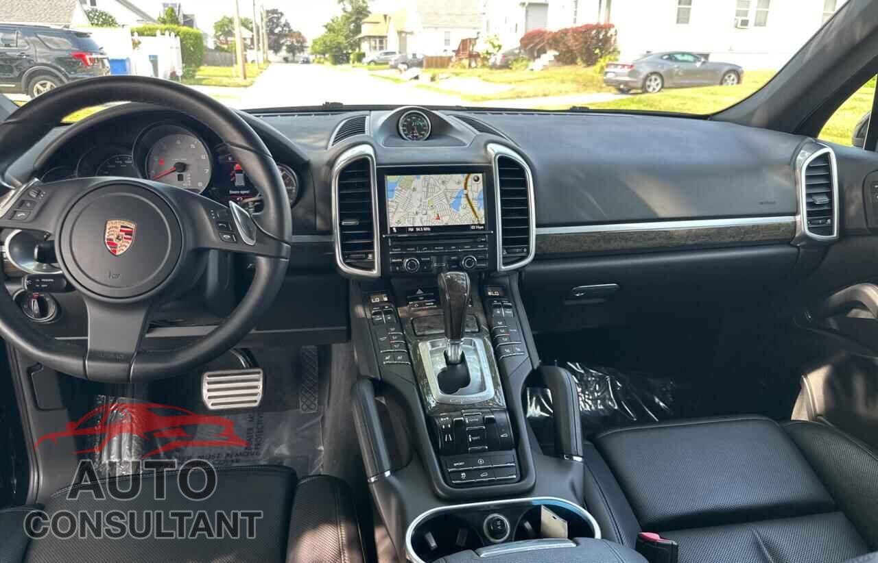 PORSCHE CAYENNE 2012 - WP1AB2A2XCLA48343