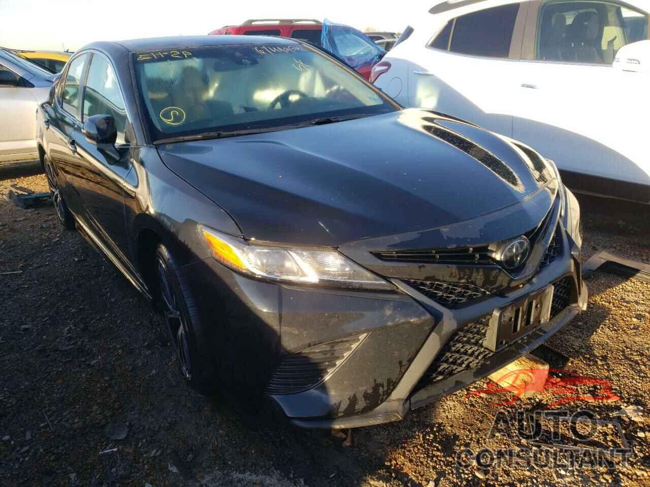 TOYOTA CAMRY 2018 - 4T1B11HKXJU617378