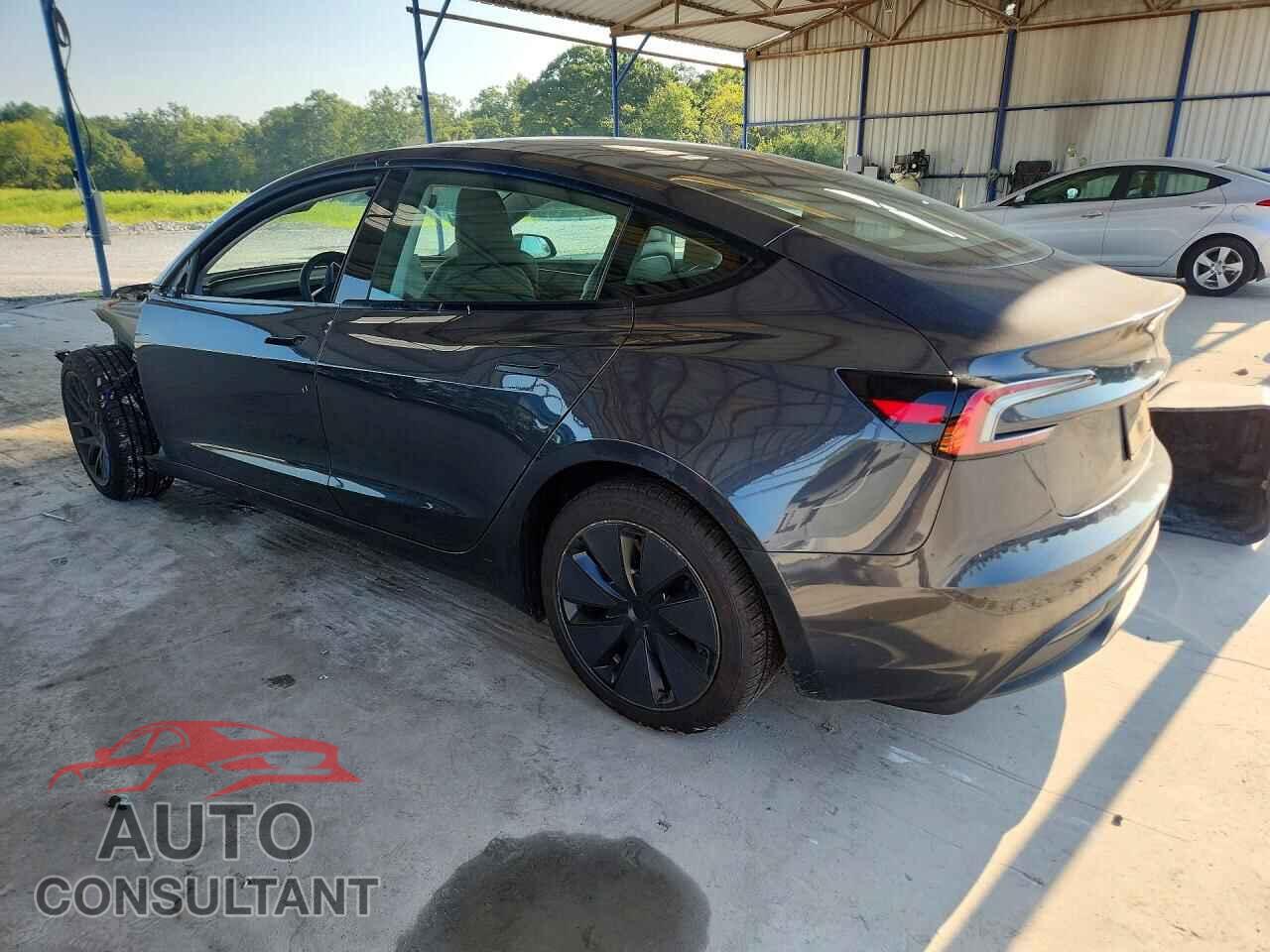 TESLA MODEL 3 2025 - 5YJ3E1EA2SF904779
