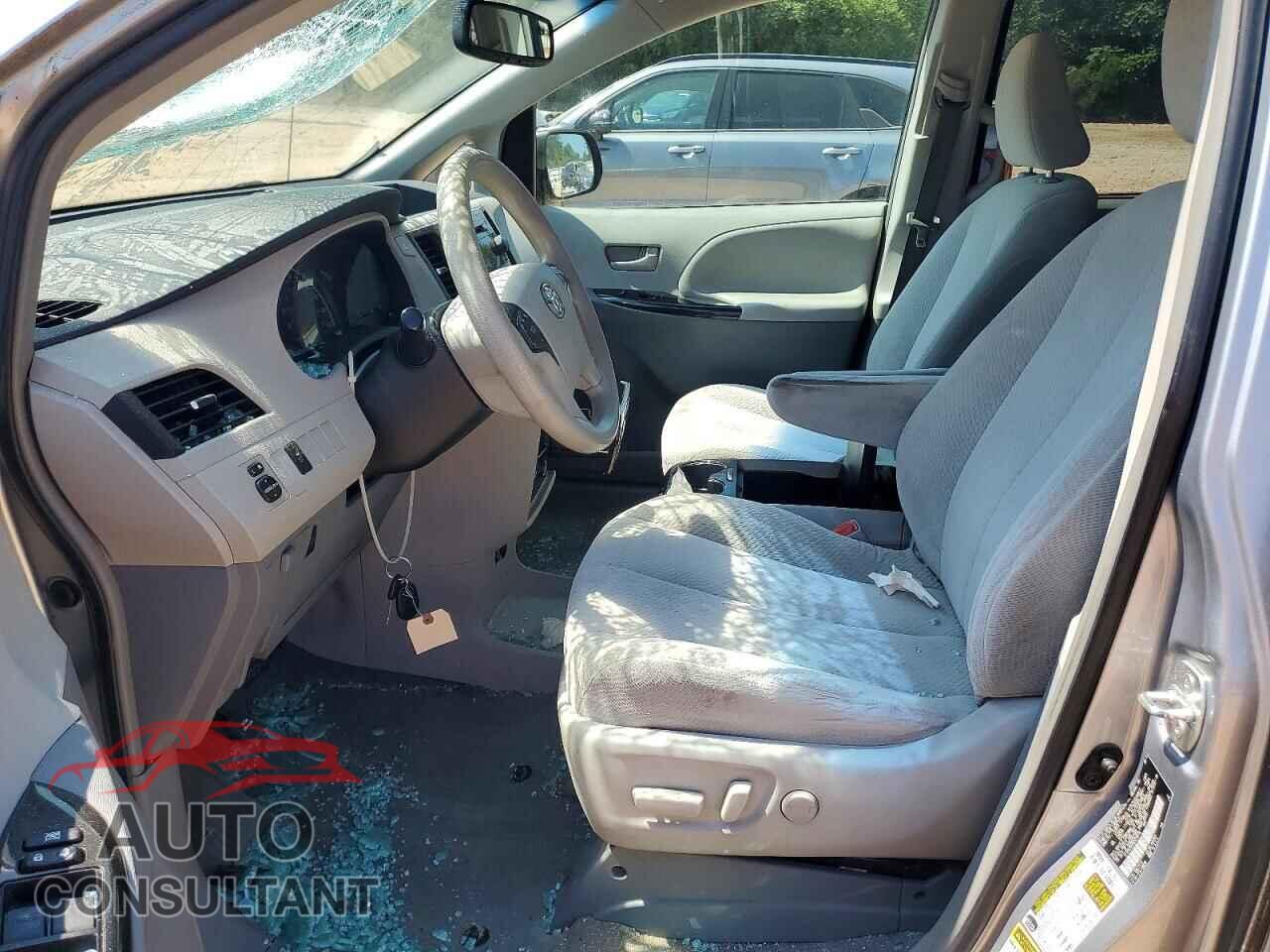 TOYOTA SIENNA 2013 - 5TDKK3DC8DS376778