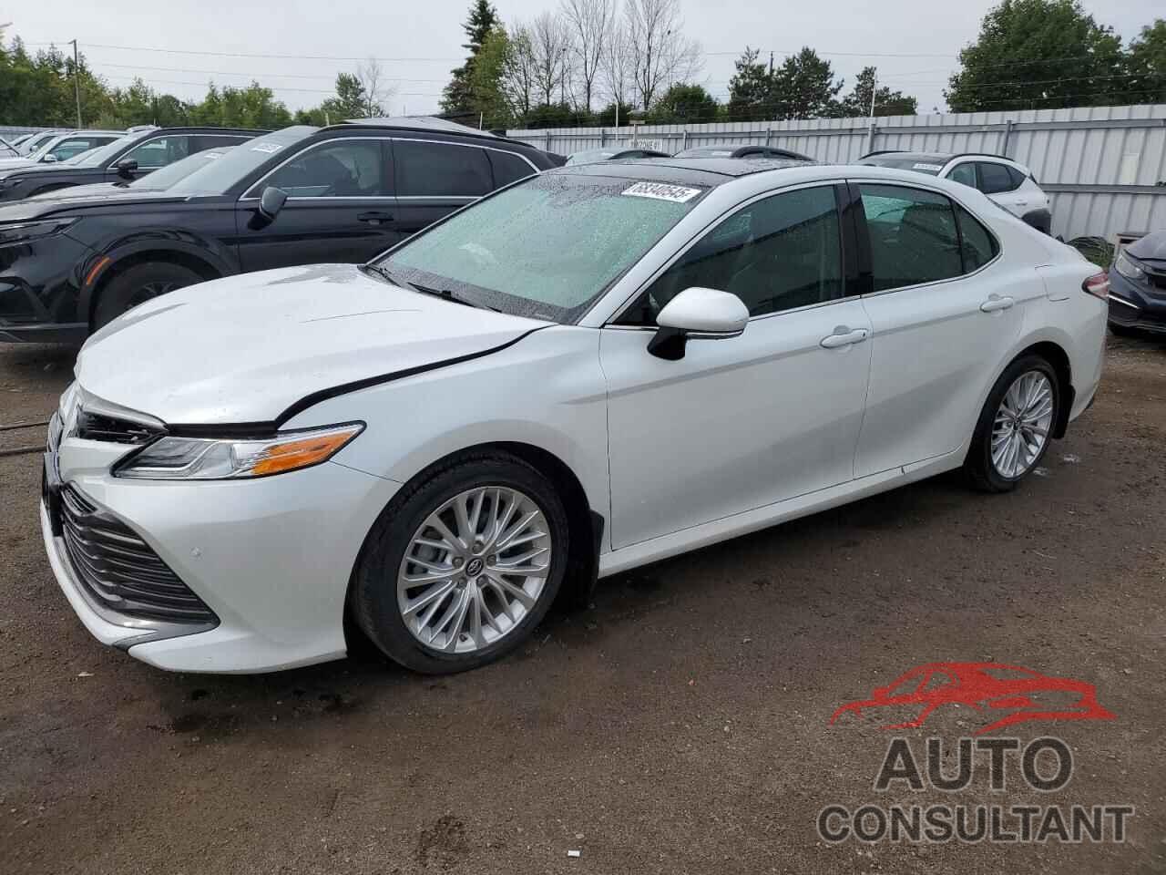 TOYOTA CAMRY 2018 - 4T1B11HK5JU027203