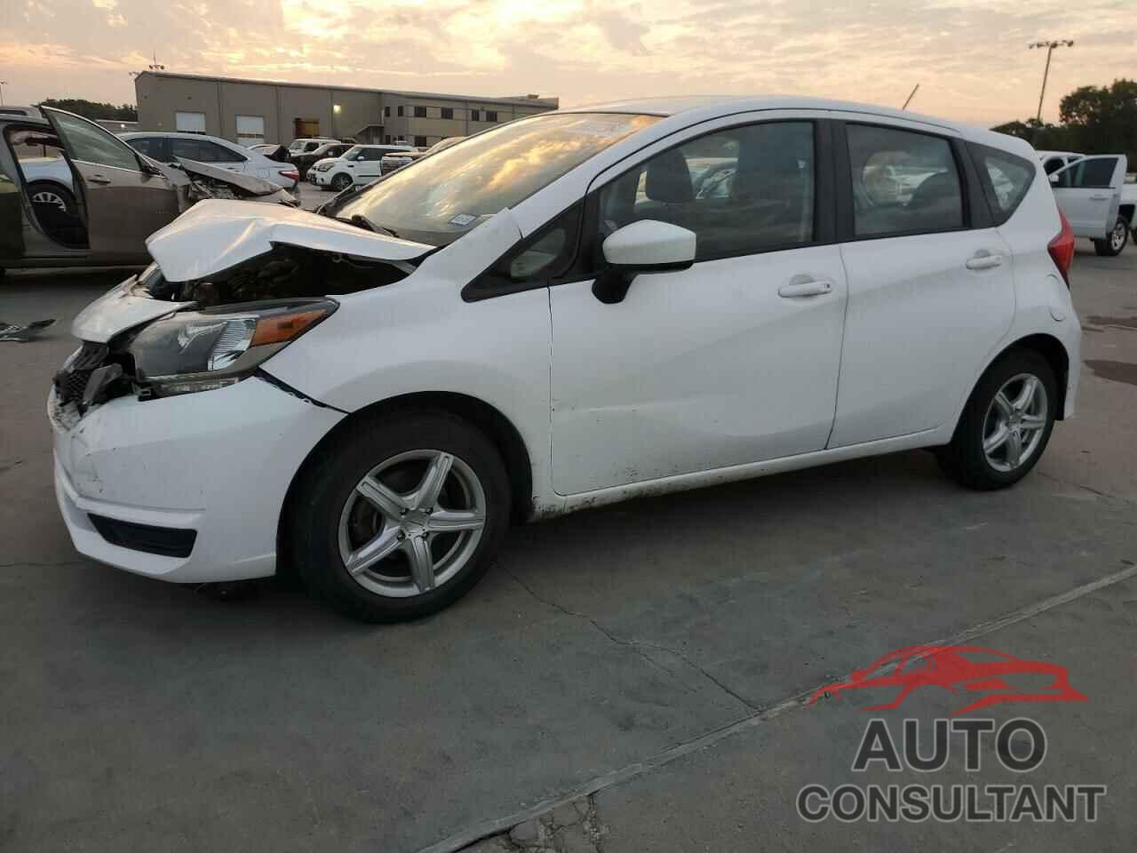 NISSAN VERSA 2018 - 3N1CE2CPXJL355073