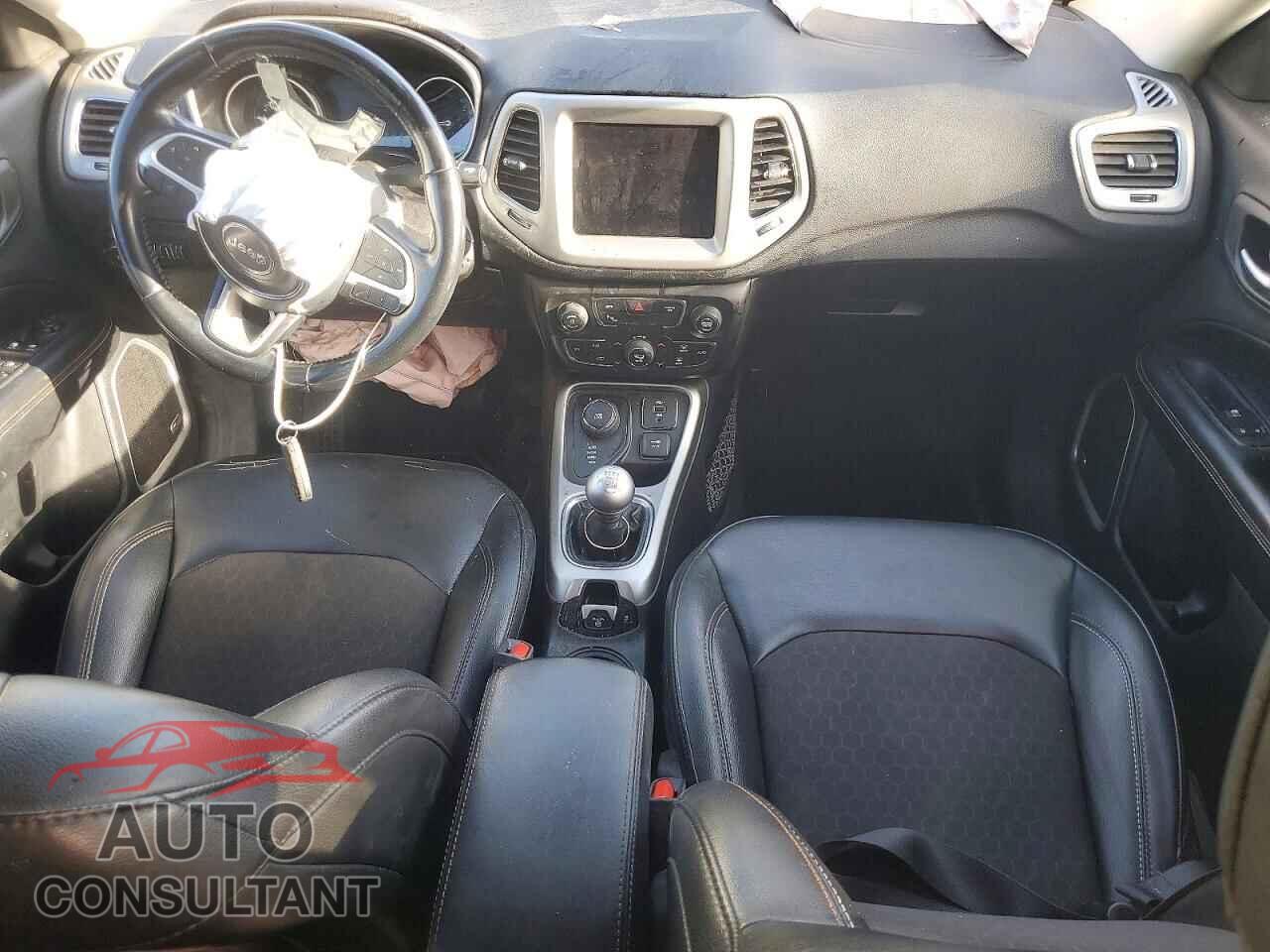 JEEP COMPASS 2020 - 3C4NJDBB9LT203923