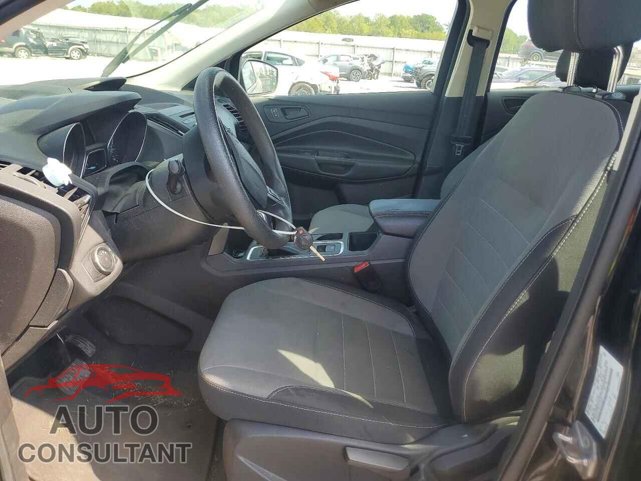 FORD ESCAPE 2017 - 1FMCU0F75HUC72128