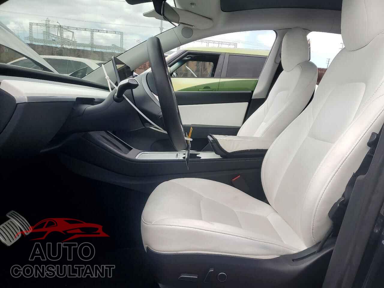 TESLA MODEL Y 2022 - 7SAYGDEF2NF405775
