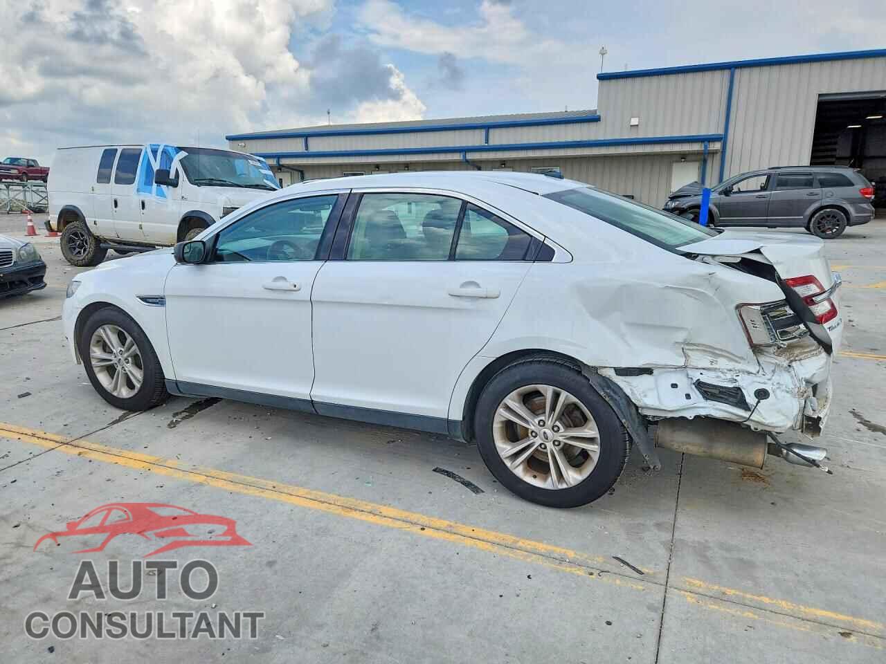 FORD TAURUS 2015 - 1FAHP2D88FG200186