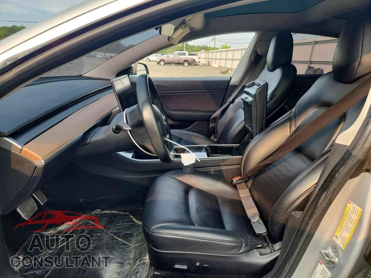 TESLA MODEL 3 2018 - 5YJ3E1EB8JF104432