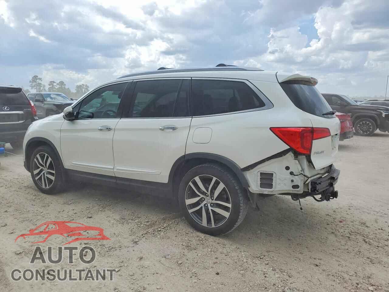 HONDA PILOT 2017 - 5FNYF5H92HB003691