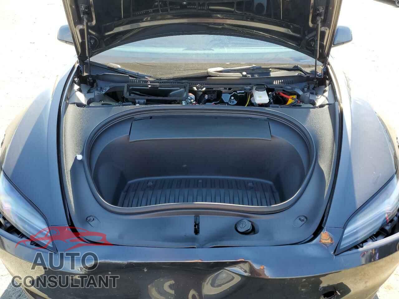 TESLA MODEL 3 2024 - 5YJ3E1EA3RF746382