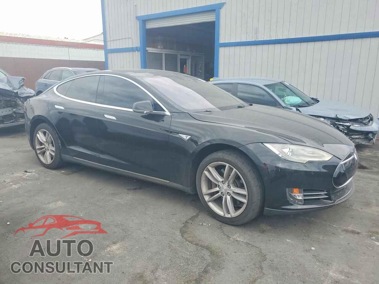TESLA MODEL S 2015 - 5YJSA1E19FF116174