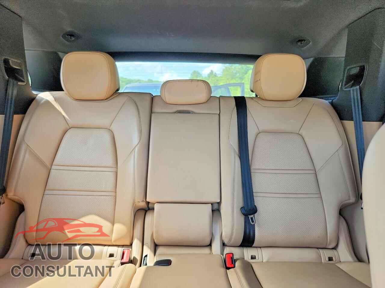 PORSCHE CAYENNE 2019 - WP1AA2AY6KDA00905