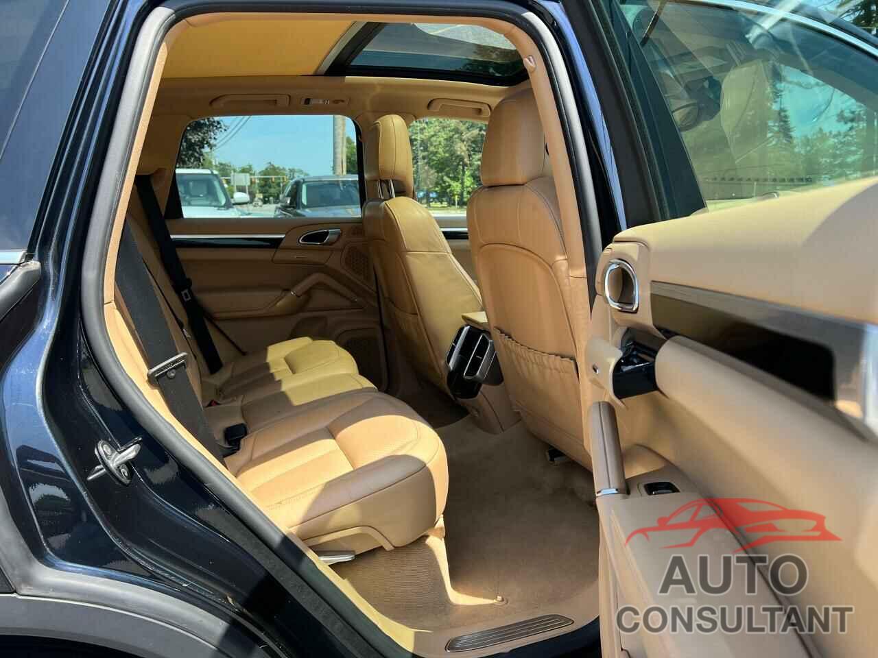 PORSCHE CAYENNE 2016 - WP1AA2A22GKA36878