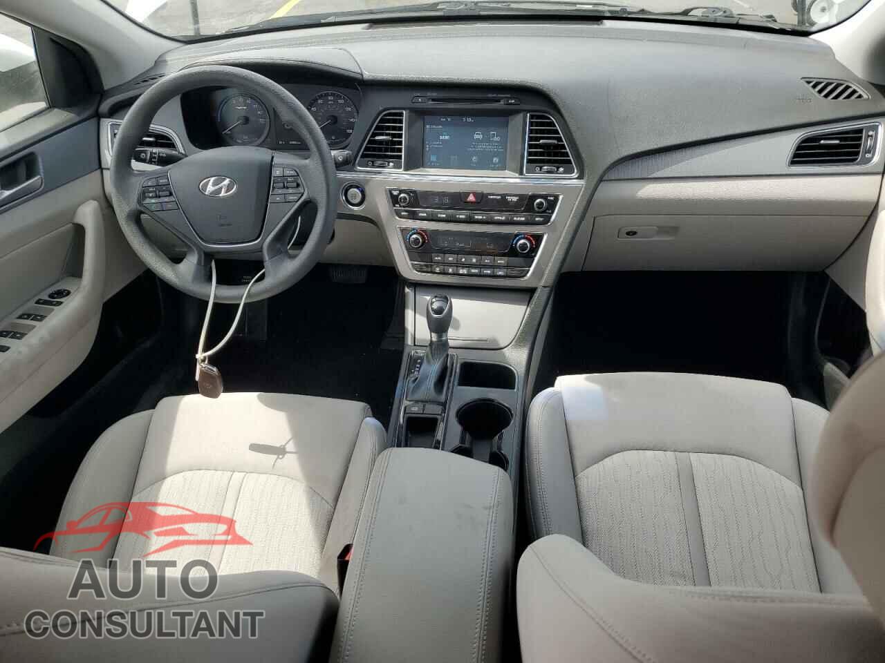 HYUNDAI SONATA 2017 - KMHE24L13HA044071
