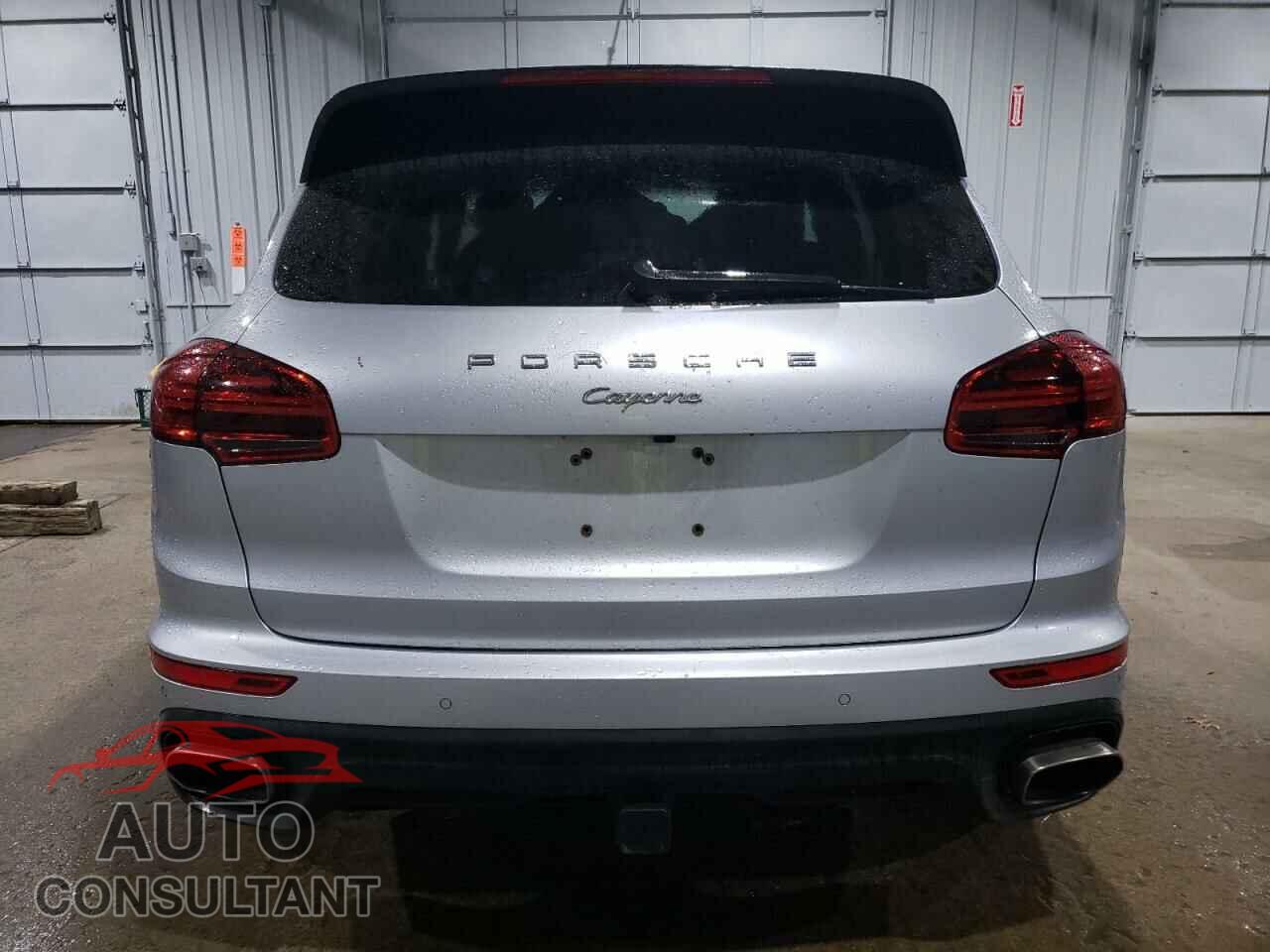 PORSCHE CAYENNE 2017 - WP1AA2A25HKA80519