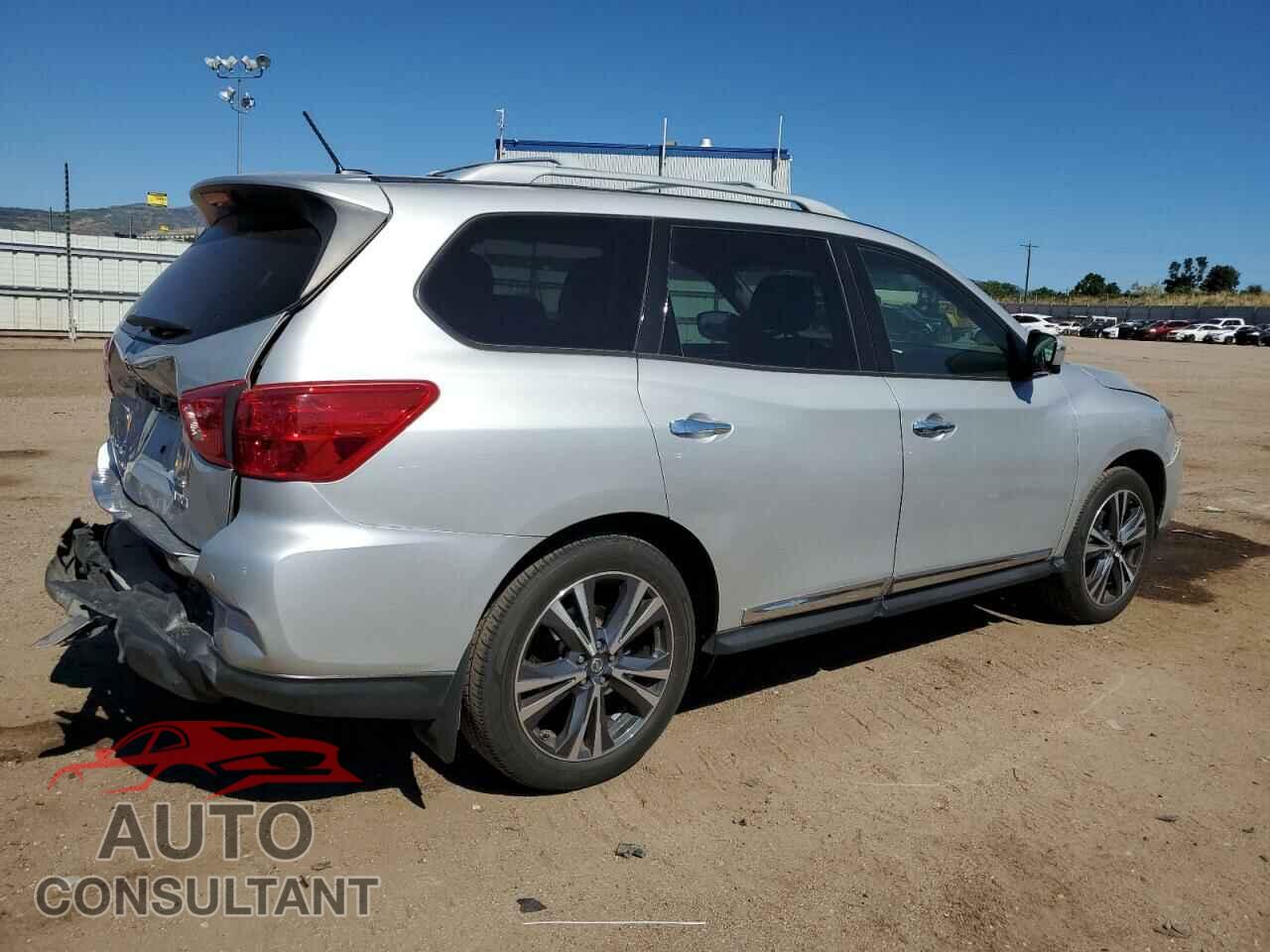 NISSAN PATHFINDER 2017 - 5N1DR2MM2HC668551