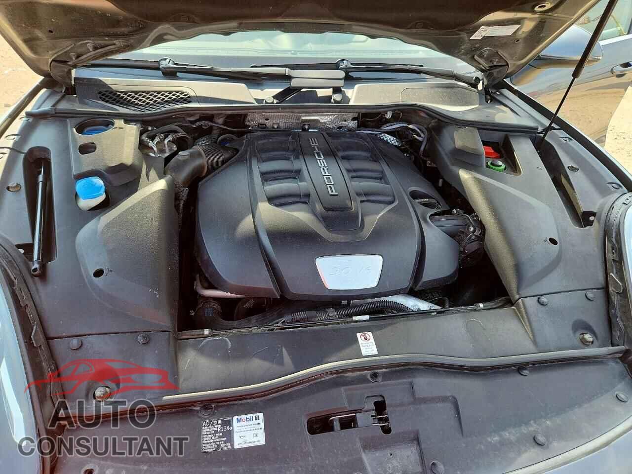 PORSCHE CAYENNE 2016 - WP1AF2A28GLA40512