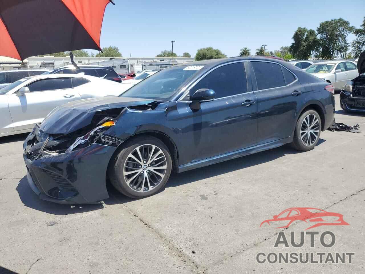 TOYOTA CAMRY 2018 - 4T1B11HK1JU510865