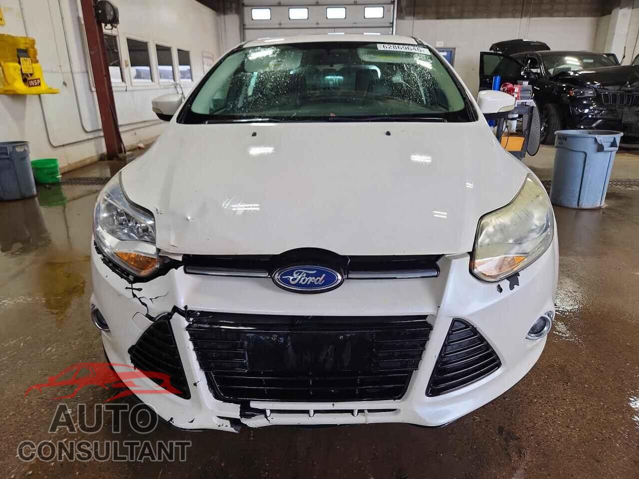 FORD FOCUS 2012 - 1FAHP3M25CL257594