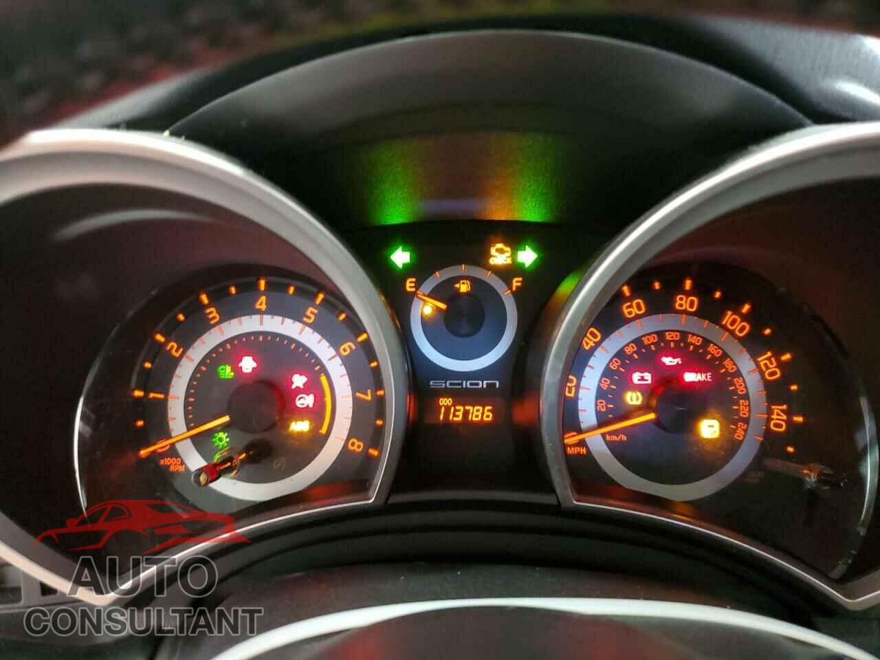 TOYOTA SCION 2015 - JTKJF5C77FJ012957