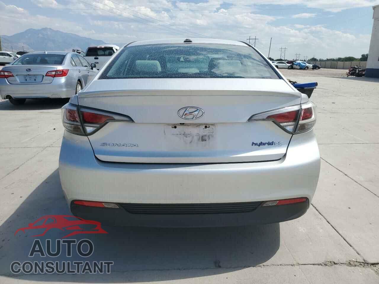 HYUNDAI SONATA 2020 - KMHE24L17HA046003