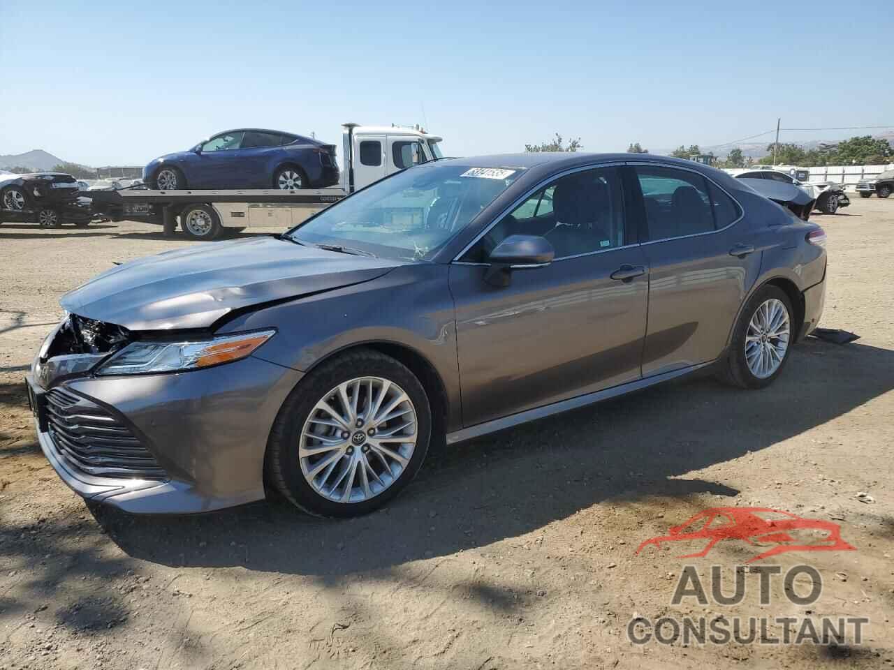TOYOTA CAMRY 2018 - 4T1B11HK0JU009272