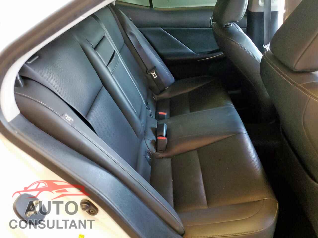 LEXUS IS 2016 - JTHBA1D29G5006964