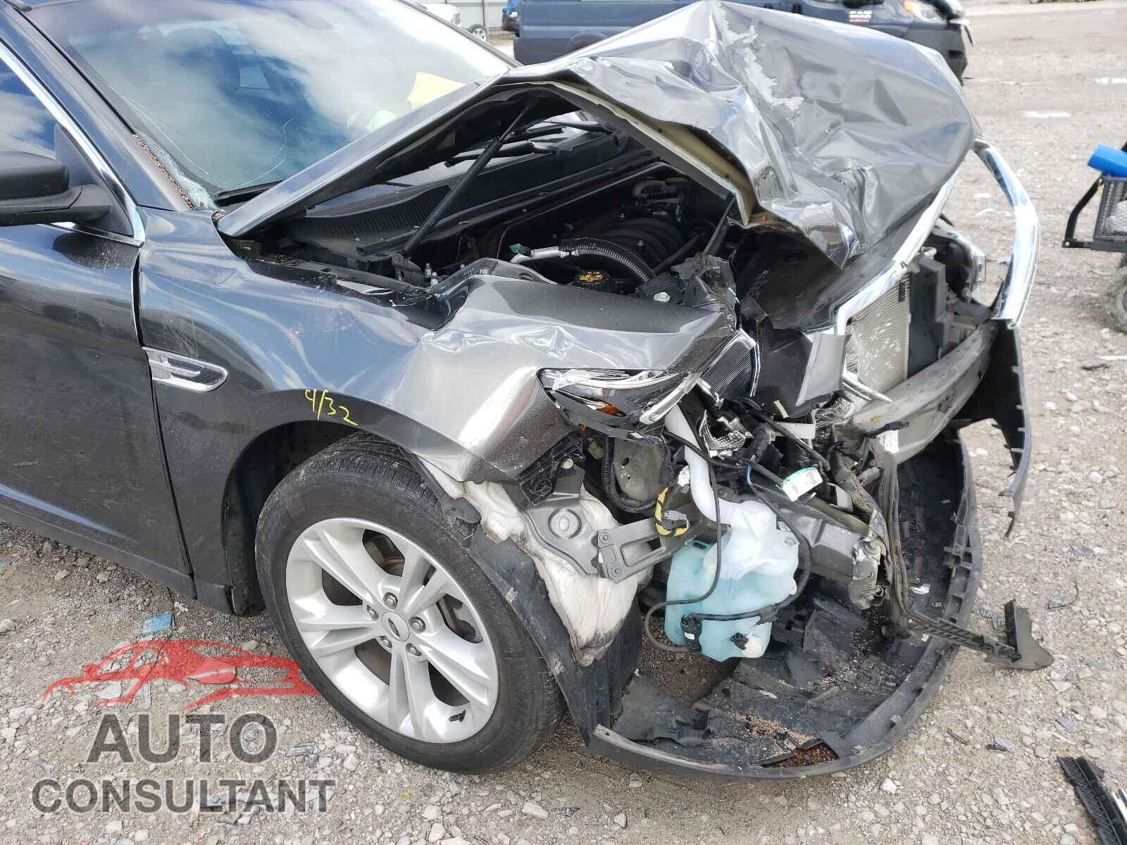 FORD TAURUS 2018 - 1FAHP2D89JG126723