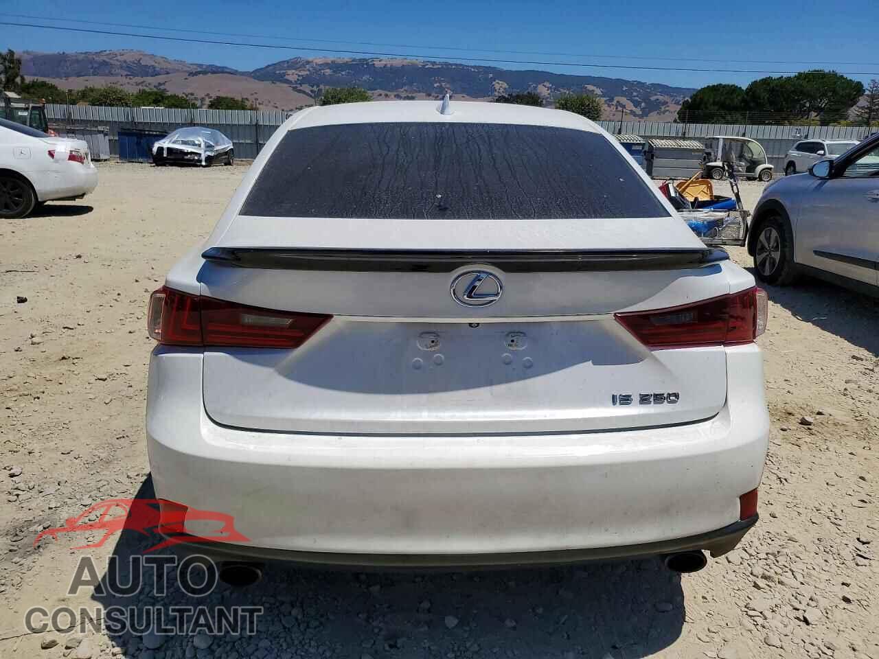 LEXUS IS 2015 - JTHBF1D22F5049865
