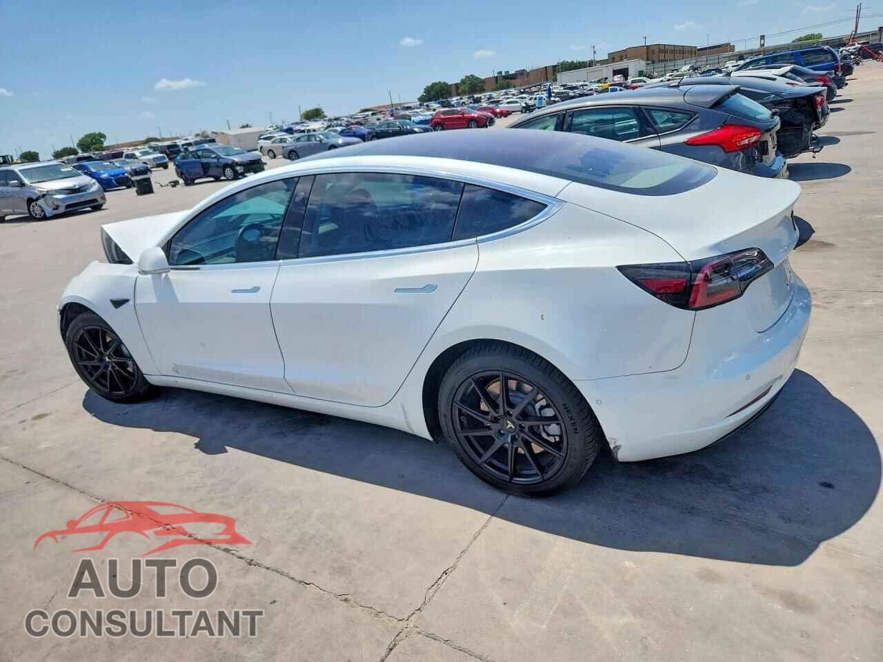 TESLA MODEL 3 2018 - 5YJ3E1EA5JF040096