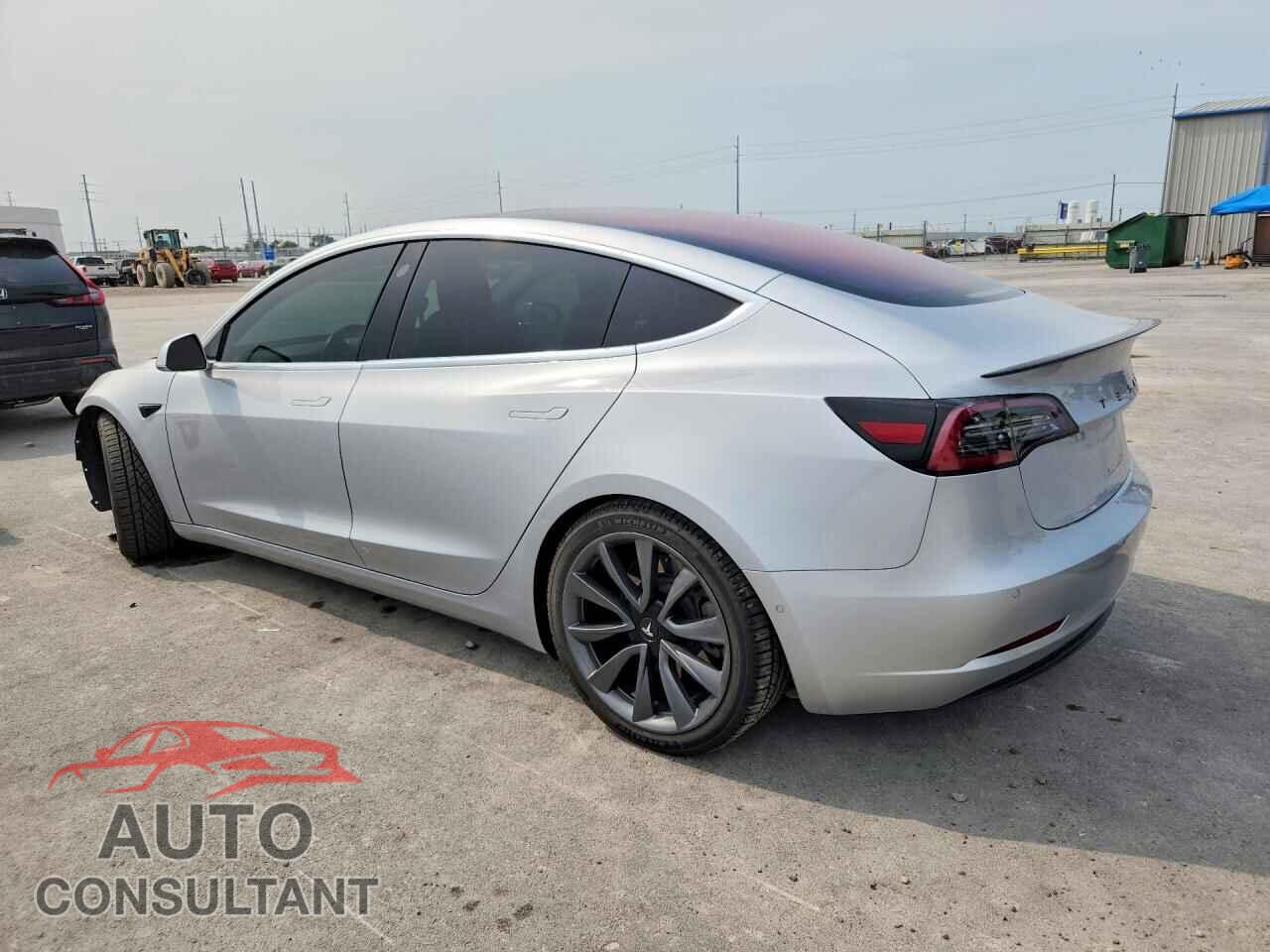TESLA MODEL 3 2018 - 5YJ3E1EA0JF020175
